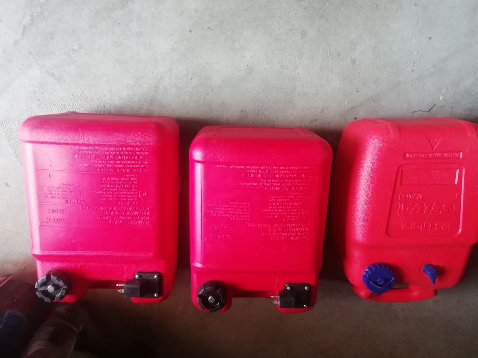 Резервоар за извън бордов двигател  комплект с щуцери и маркуч