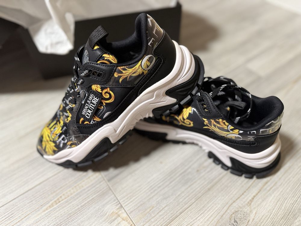 Сникърси Versace