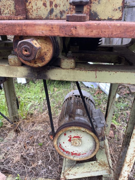 Продавам циркуляр