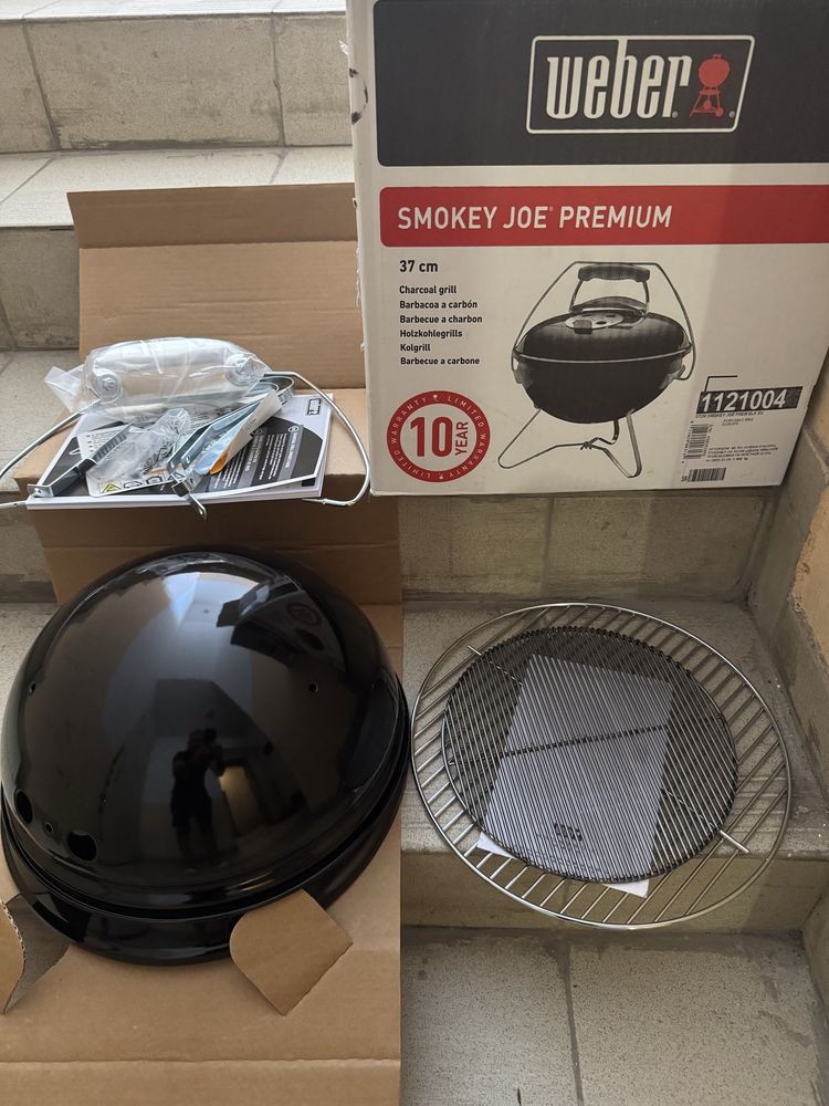 Продавам Барбекю WEBER