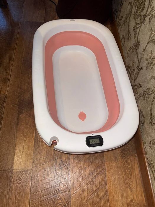 Продаю детскую ванночку, два платешка.