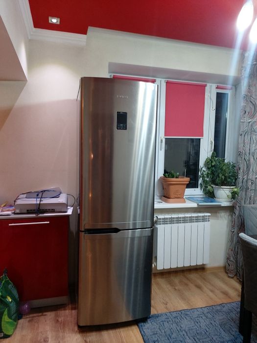 Отличный холодильник от фирмы Самсунг