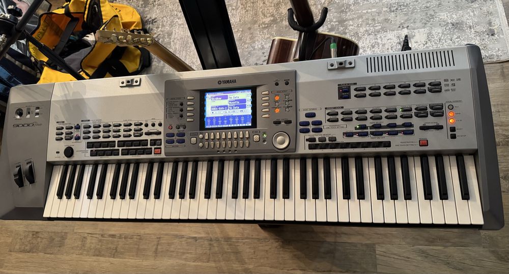 Yamaha 9000 pro - 3900Ron