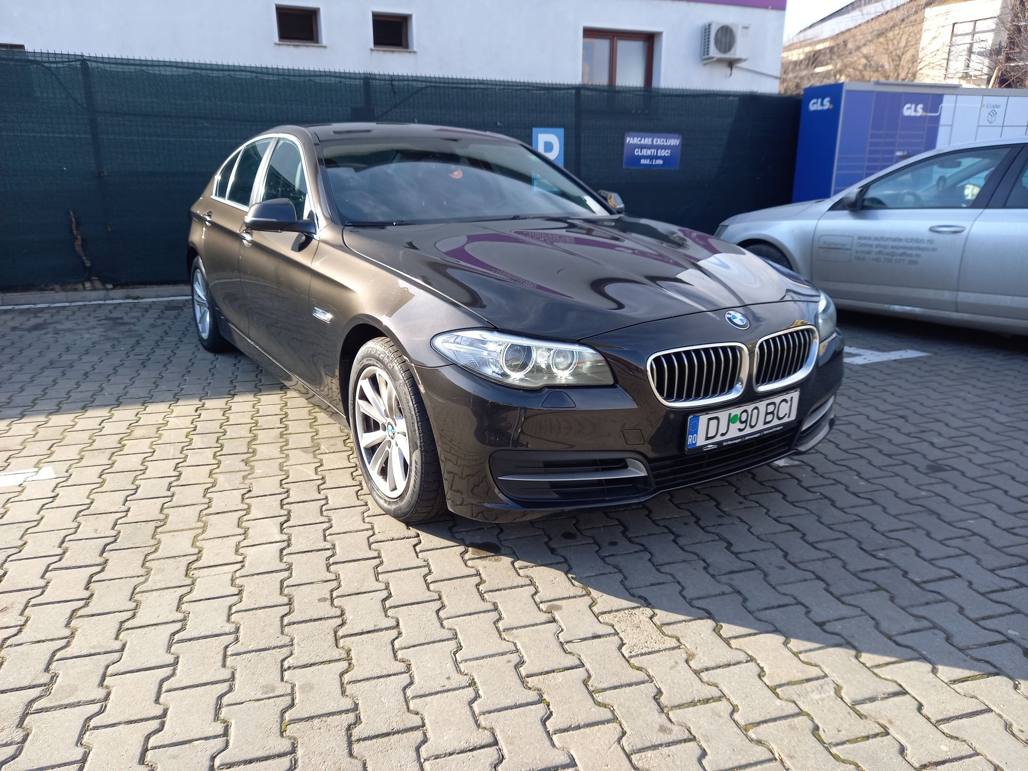 Vand BMW 520 motorizare 2.0 benzina