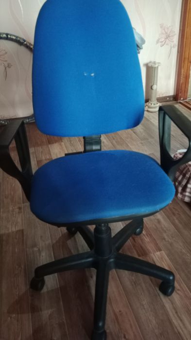 Продам кресло в 50 на 50 состоянии