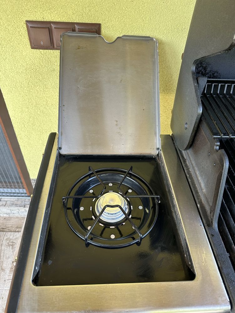 Газово барбекю Broil King Baron 340
