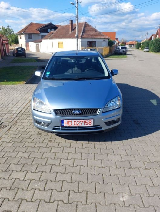 Ford Focus sedan benzină