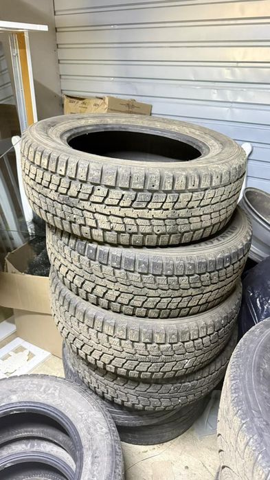 Продам зимнюю резину шипы  225/65 r17