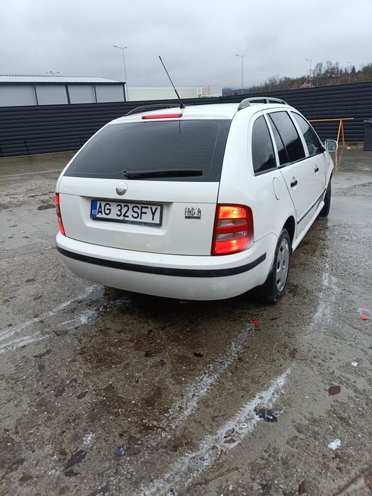 Vând scoda fabia