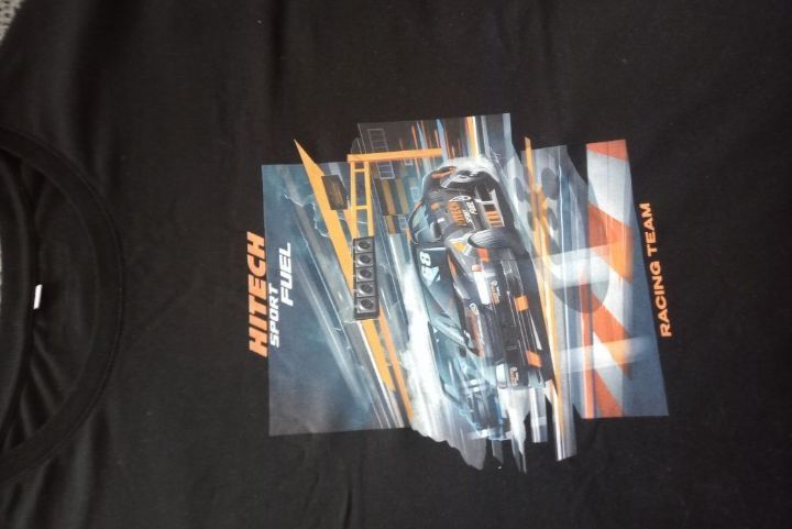 Продам новую Фирменную футболку