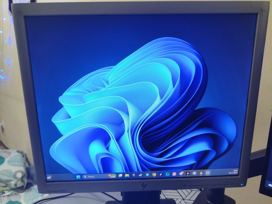 Монитор офисный!