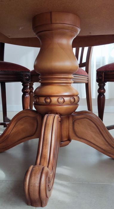 Masa cu 6 scaune din lemn masiv de Meranti