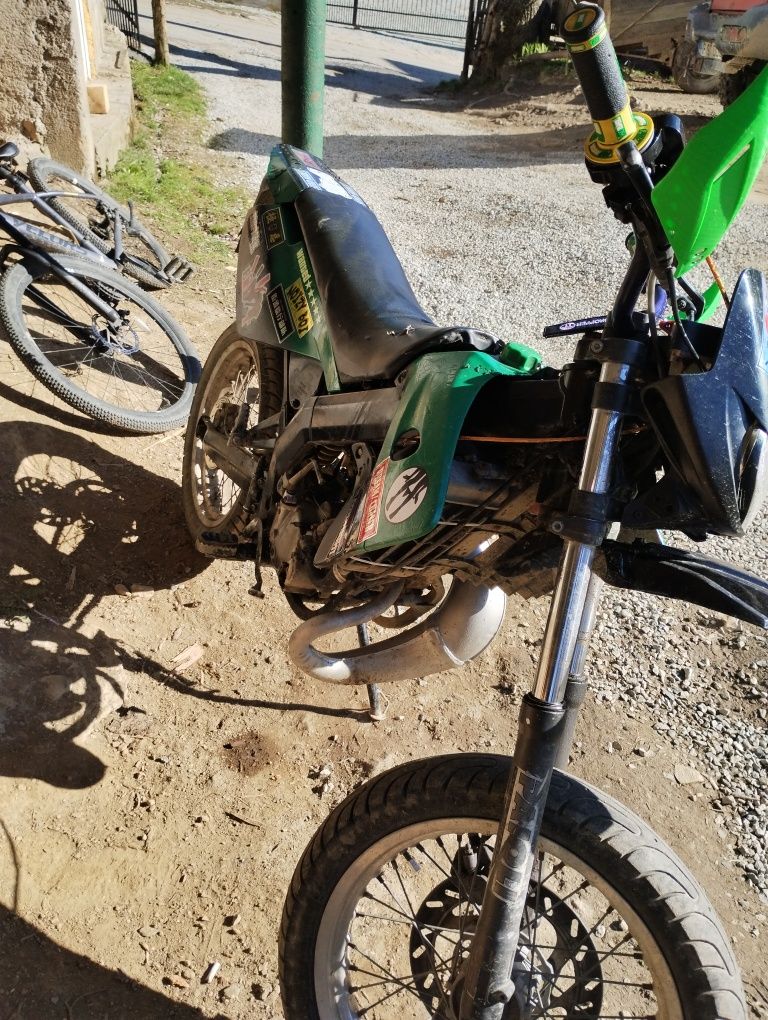 Vând cross 50 derbi senda 50cc 6 viteze