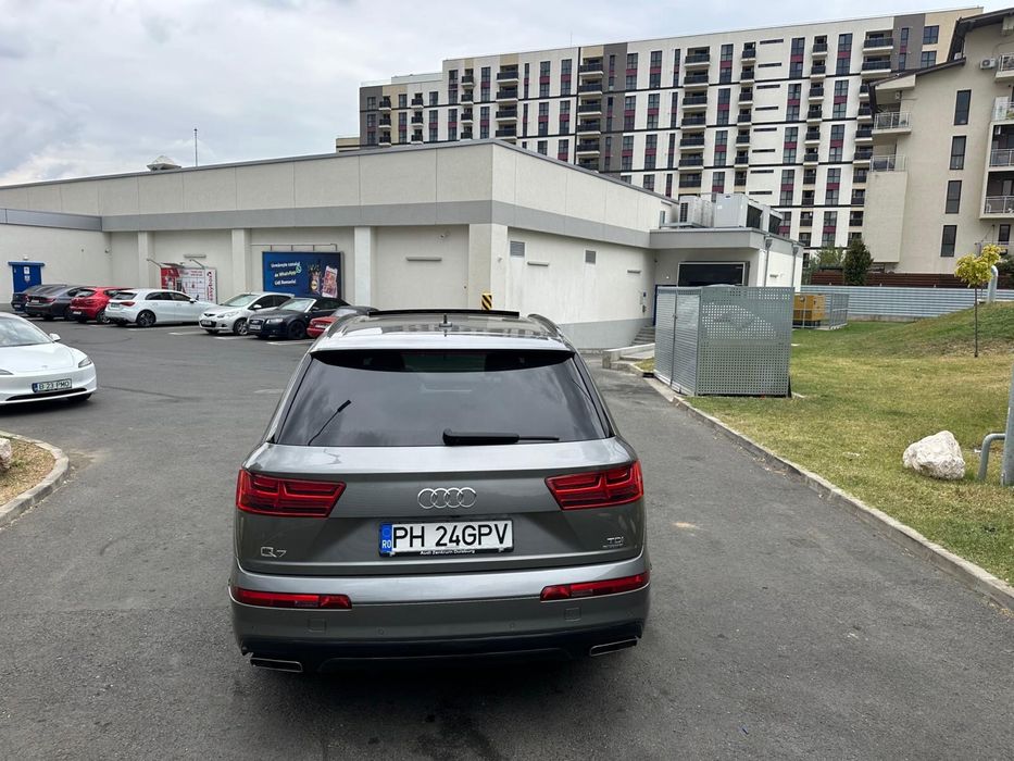 AUDI Q7 3.0 S LINE Panoramic KeyEntry Soft Close Bose 7 Locuri