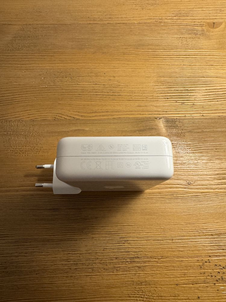 Incarcator alimentator Apple Macbook ipad USB-C 140W