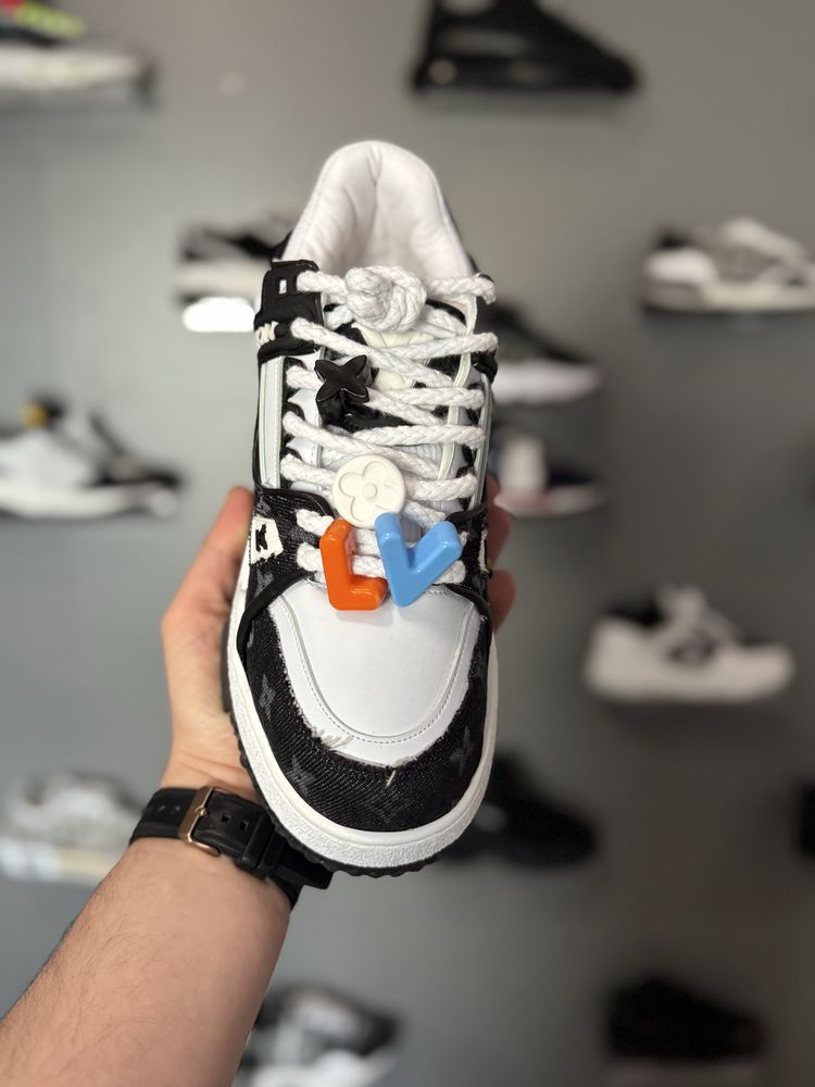 Adidasi Barbati Louis Vuitton Maxi Trainer Black & White!