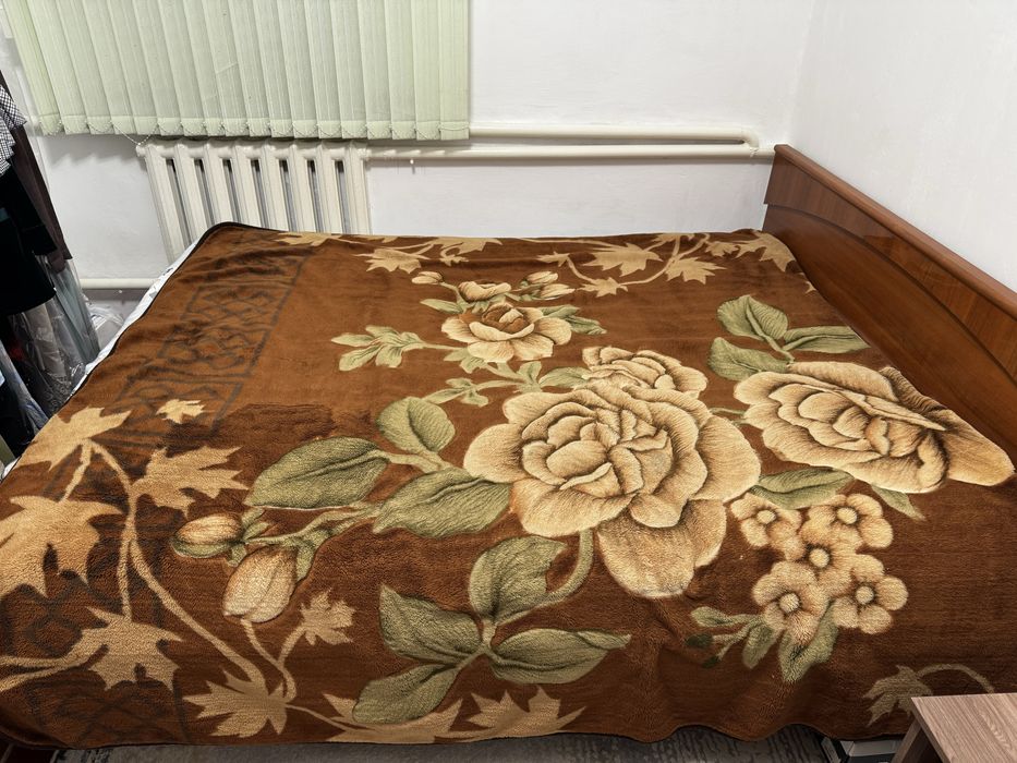 Спальный кровать