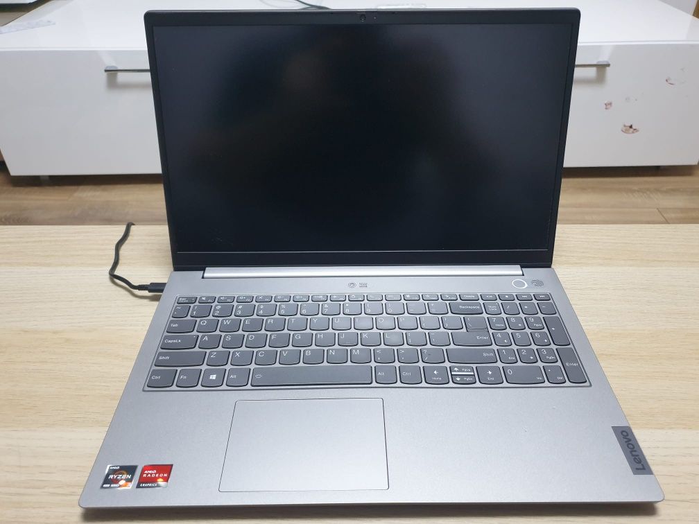 Laptop Lenovo ThinkBook 15 G2 ARE cu procesor AMD Ryzen 3