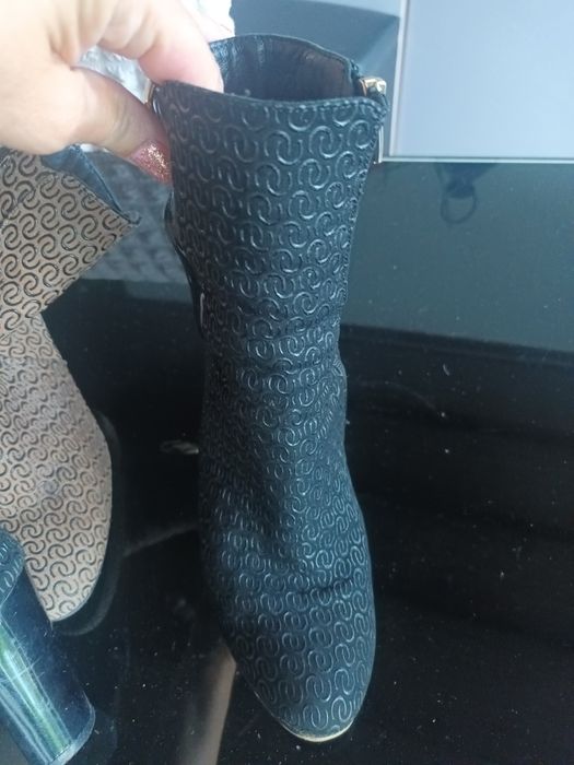 Боти с висок ток