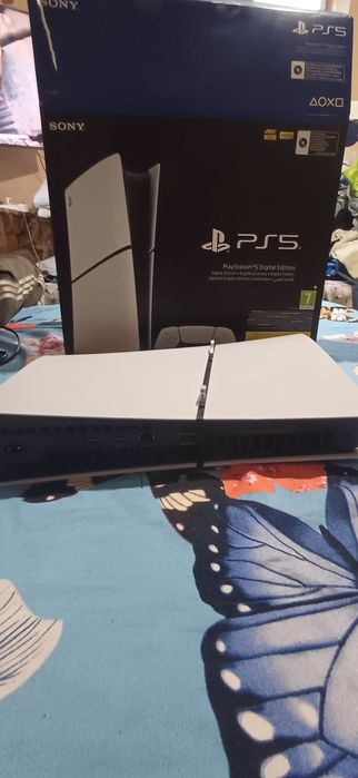 Salut este bun ps5 slim merge joc orice