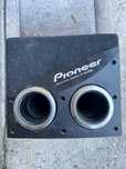 Бас каса Pioneer с подарък комплект кабели