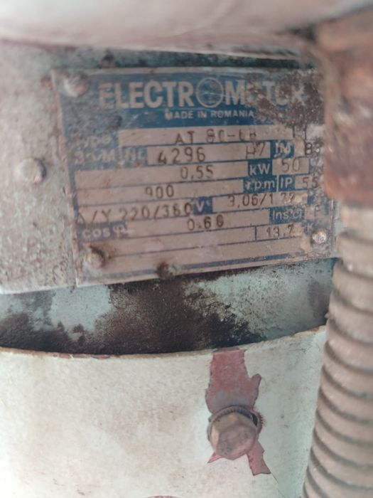 Bormasina cu coloana-masina de gaurit