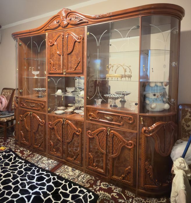 Mebel stenka mehmonxona uchun xolati yahshi