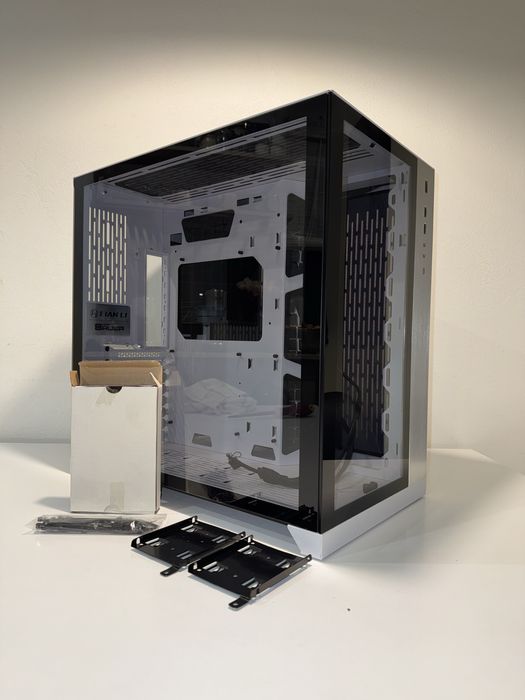 Carcasa PC Lian Li Dynamic Mid-Tower Tempered Glass, Alba