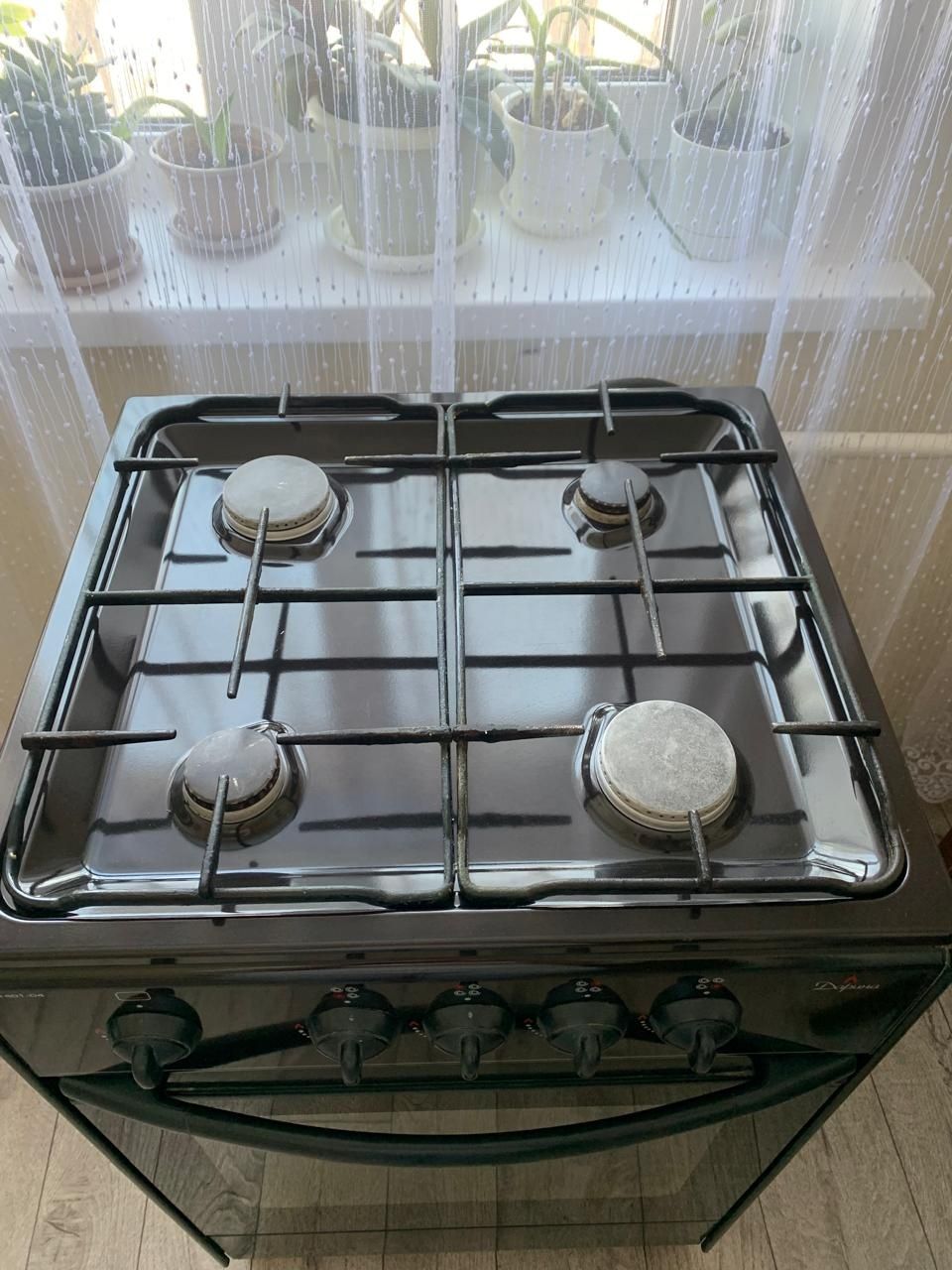 Продам газовую плиту