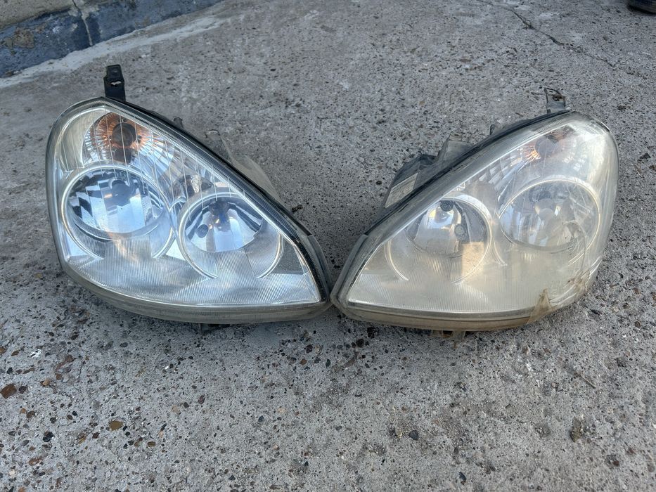 Фара правая и левая от Приоры лада  Седан