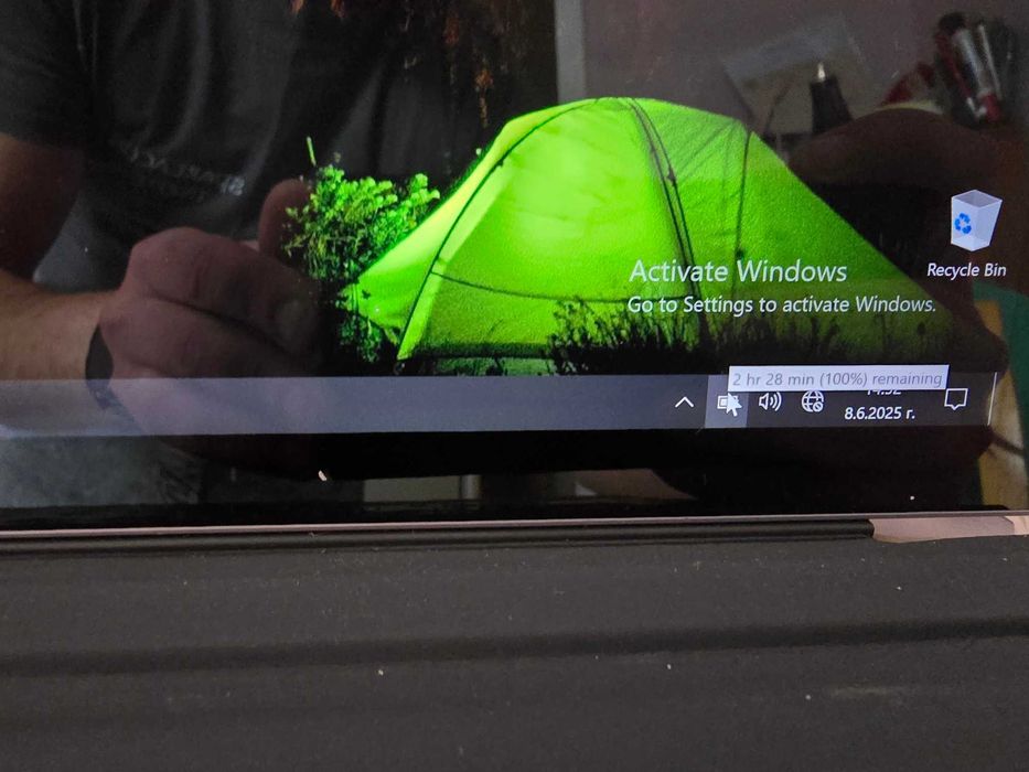 Microsoft Surface 4 pro i5 6th/4GB  RAM 128 GB SSD
