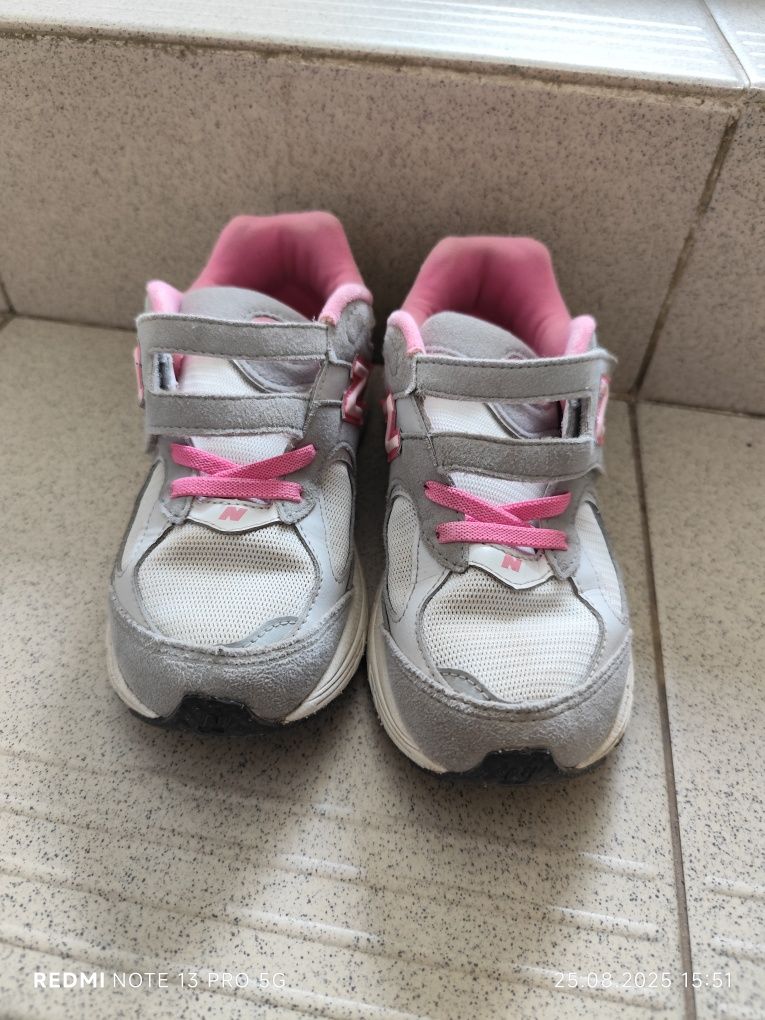 New Balance детски маратонки