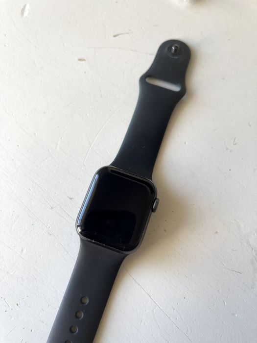 Apple Watch Series 6 GPS 40mm Space Gray OLED Blood Oxygen Heart Rate