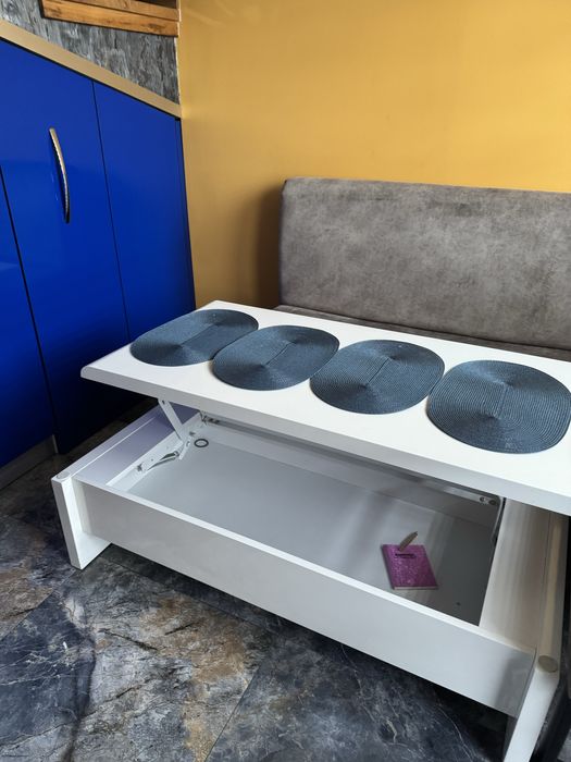 Маса за хол с повдигане