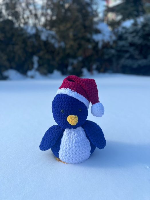 Pinguin crosetat (PERSONALIZAT), plus, handmade, pufos, jucarie
