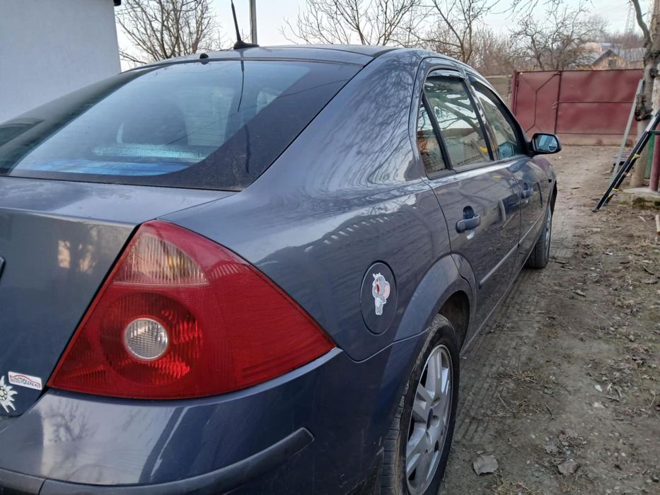 Ford Mondeo fără acte