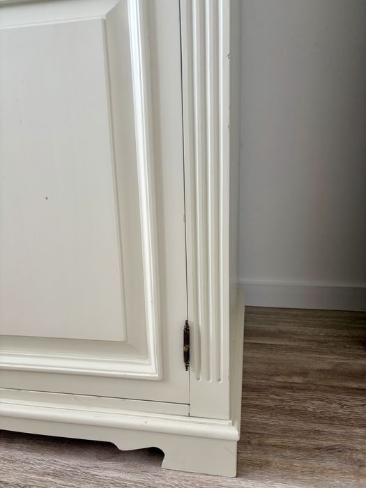 Vând comodă și corp înalt lemn masiv 2500 lei