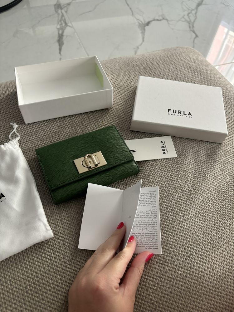Furla ново портмоне