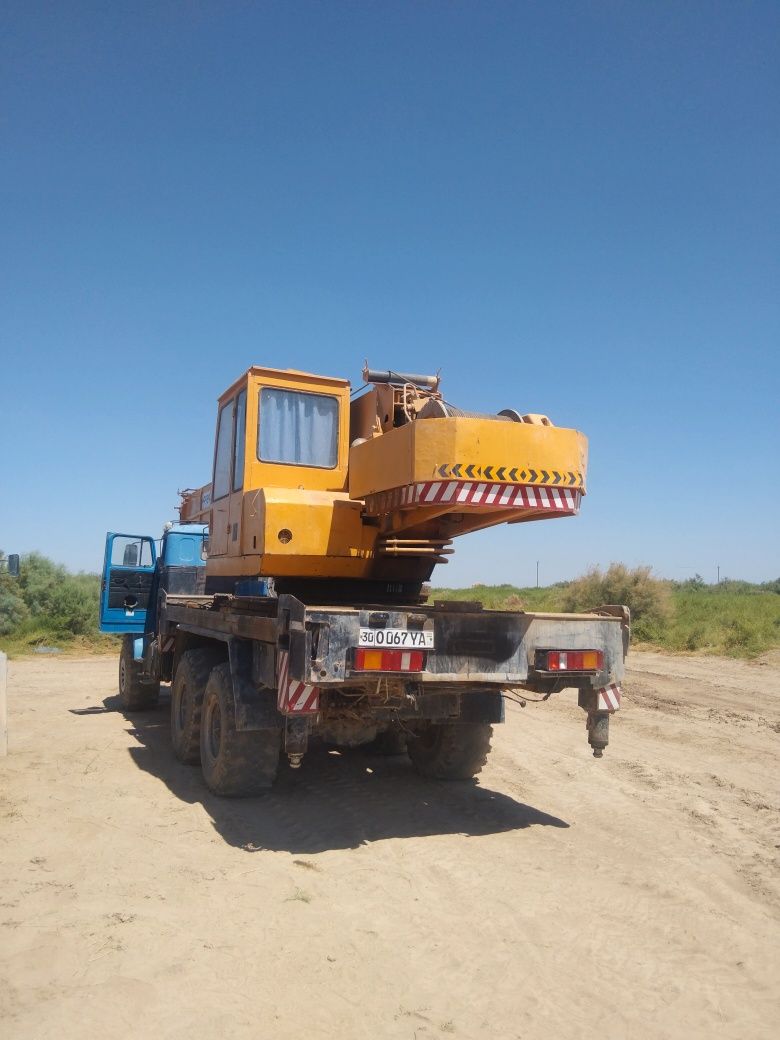 Автокран Урал вездеход Ивановну 25 тонн