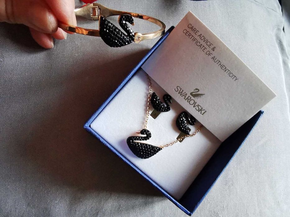 Бижу Swarovski ново