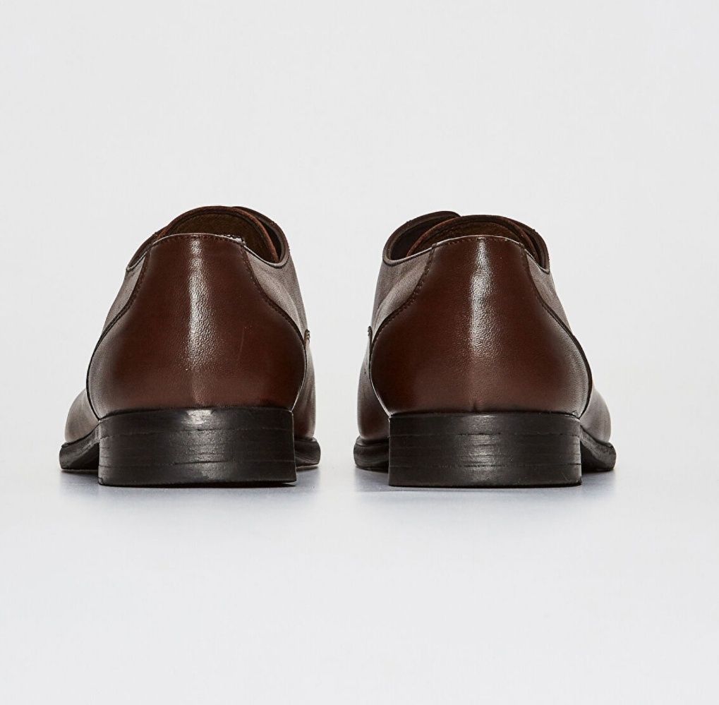 Мега скидка Кожаные обувь 40 размер Турция  кроссовка, чешка, туфли