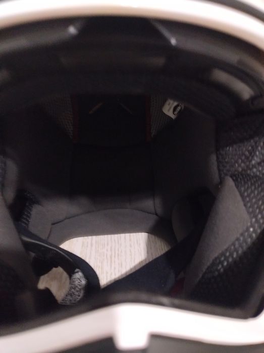 Продавам чисто нова каска модел:  DUKE X WHITE METAL TG: L