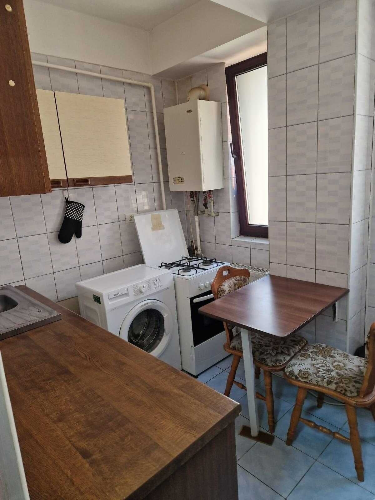 Inchiriez Garsoniera zona Valea Oltului