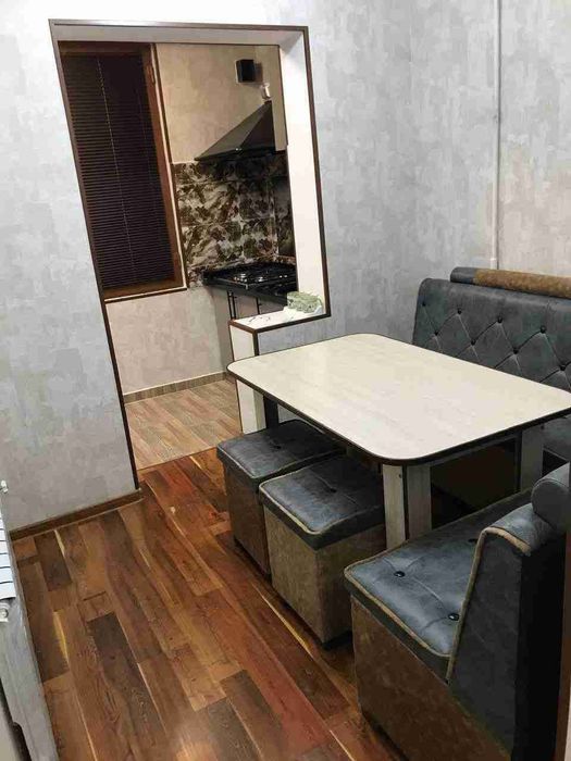 Ganga G'ofur Gulom metro yonida