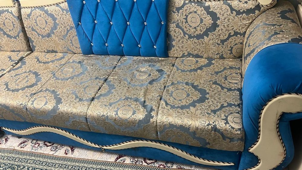 Диван "Шах" в отличном состоянии.