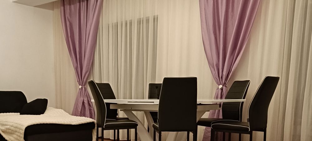 Scaune piele imitație în stare perfecta