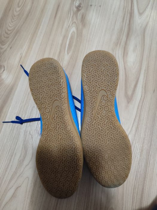 Adidași pentru fotbal