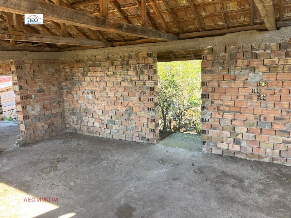 Къща в Габрово, област-с.Кормянско площ 318 цена 85000