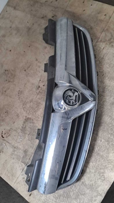 grila bara fata Opel Zafira B an 2010 cod 13247331/ 13247327
