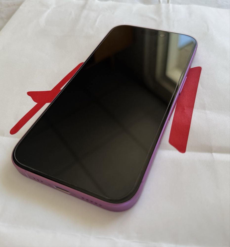 IPhone 16 Pink - за части Icloud - като нов